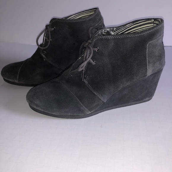 Ladies grey wedge toms
